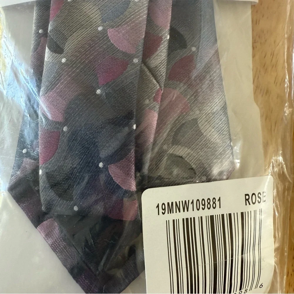 NEW‎ Van Heusen Men's Tie set 1-Rose & 1-Lavender